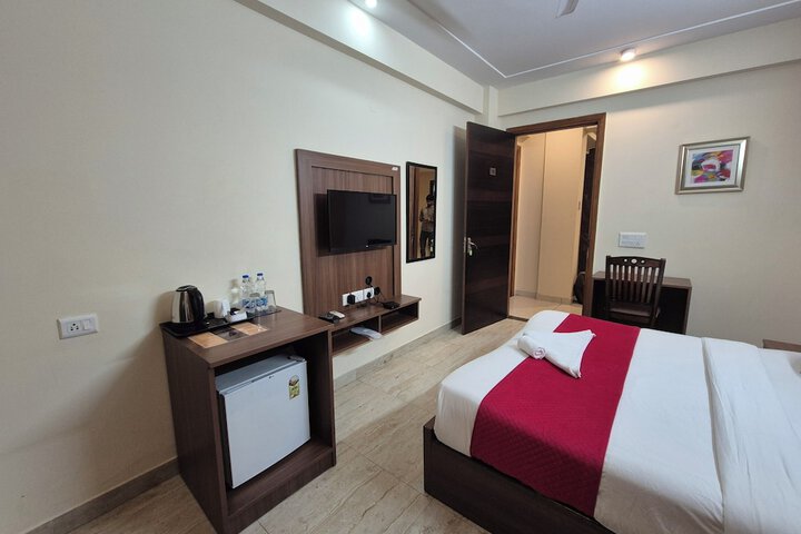 Room 9 of 36