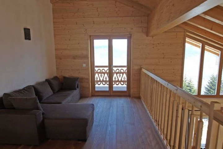 Room 8 of 30