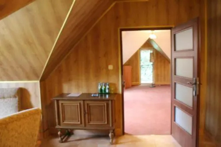 Room 6 of 6