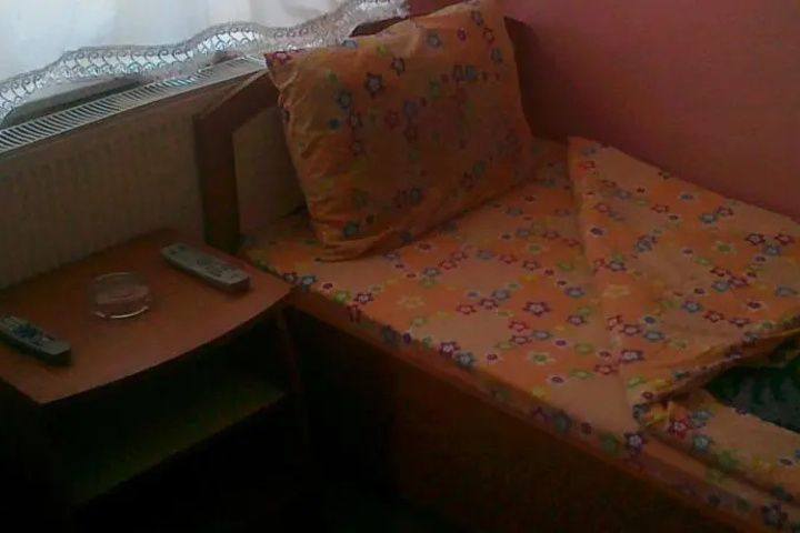 Room 3 of 10