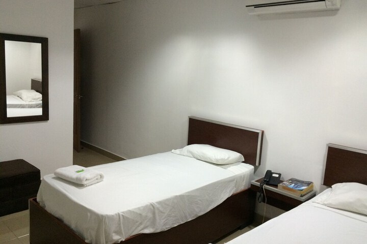 Room 11 of 30
