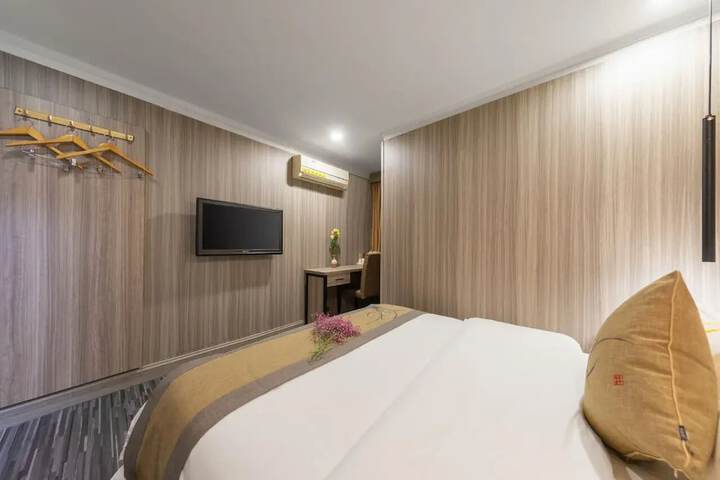 Room 27 of 39