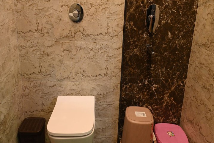 Room 61 of 77