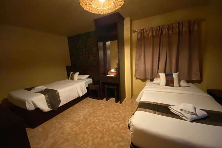 Room 28 of 84