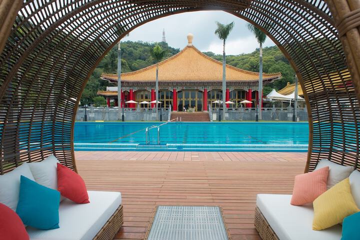 Pool 64 of 107