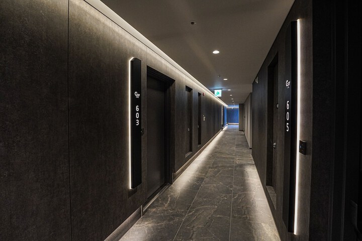Ballroom/Hall 67 of 76