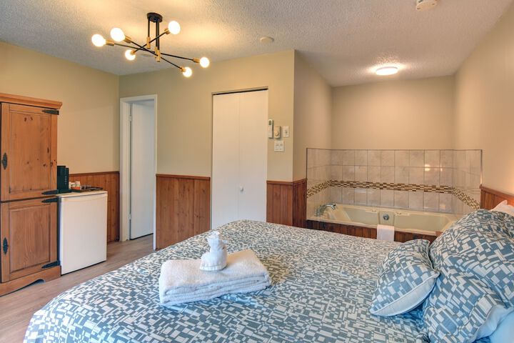 Room 3 of 40