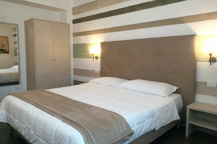 Room 17 of 43