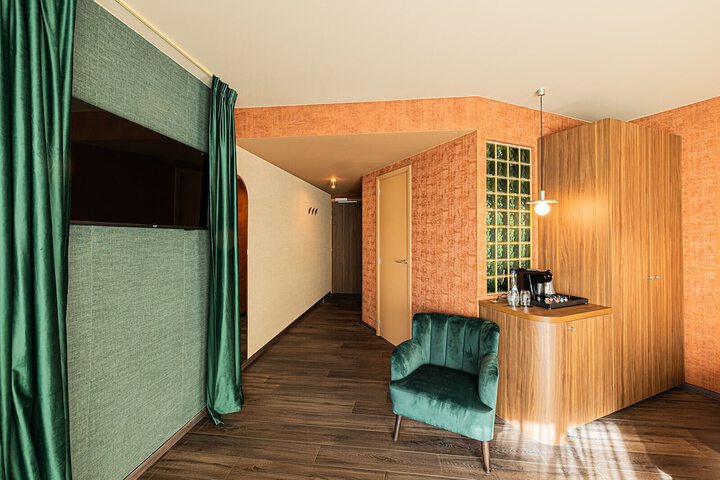 Room 26 of 117