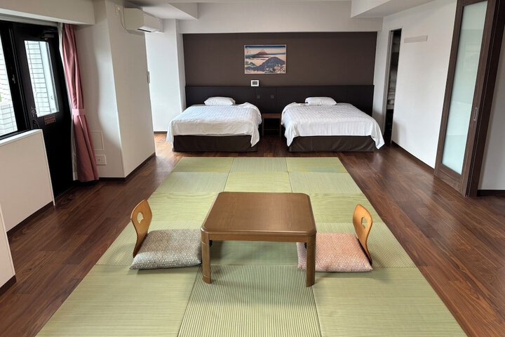 Room 6 of 49