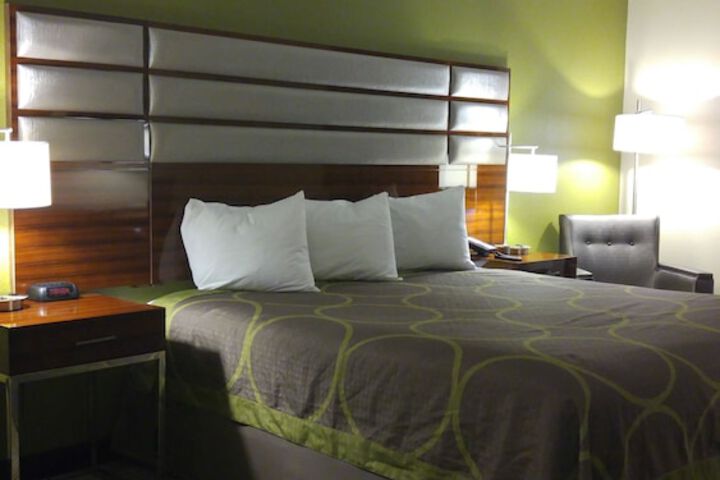 1 King Bed Jetted Tub (11 of 16)