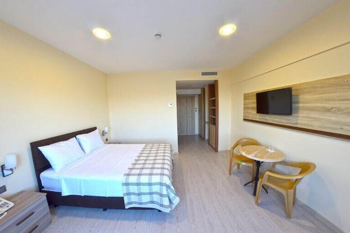 Room 7 of 24