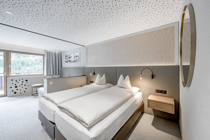 Room 20 of 106