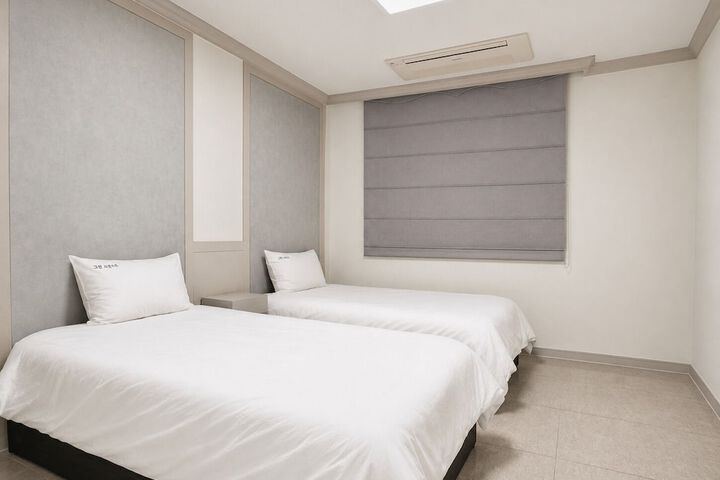 Room 54 of 79