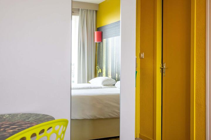 Room 21 of 116