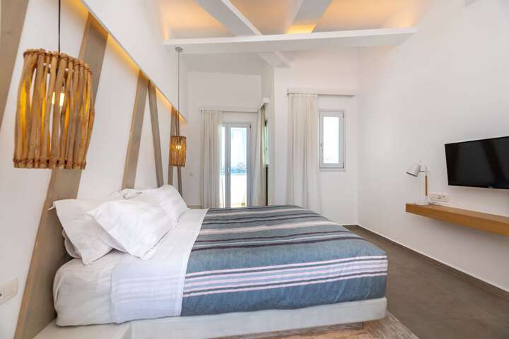 Room 9 of 205