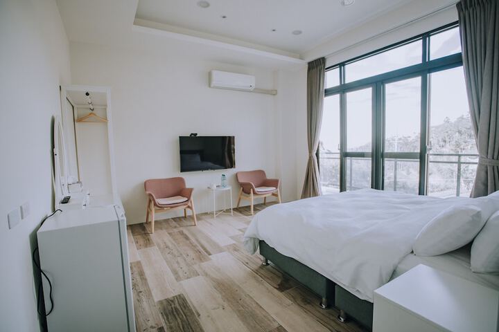 Room 15 of 43