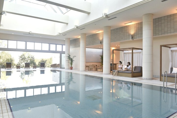 Hotel with Pool
