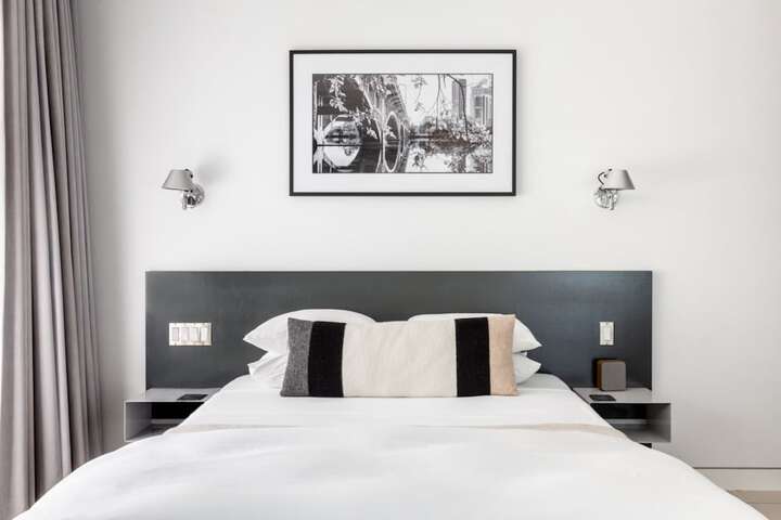 Room 4 of 32
