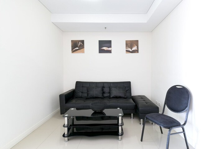 Room 12 of 16