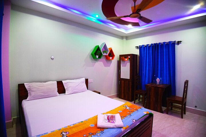 Room 10 of 30