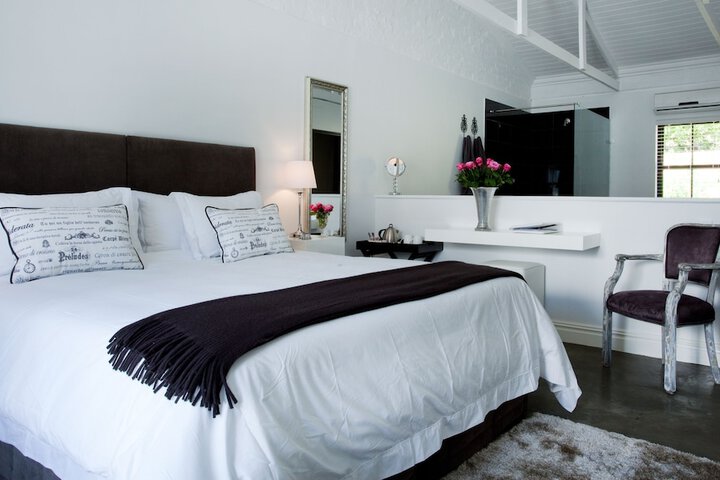 Room 3 of 37