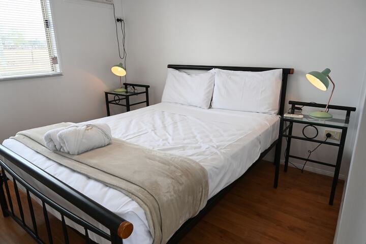 Room 2 of 81