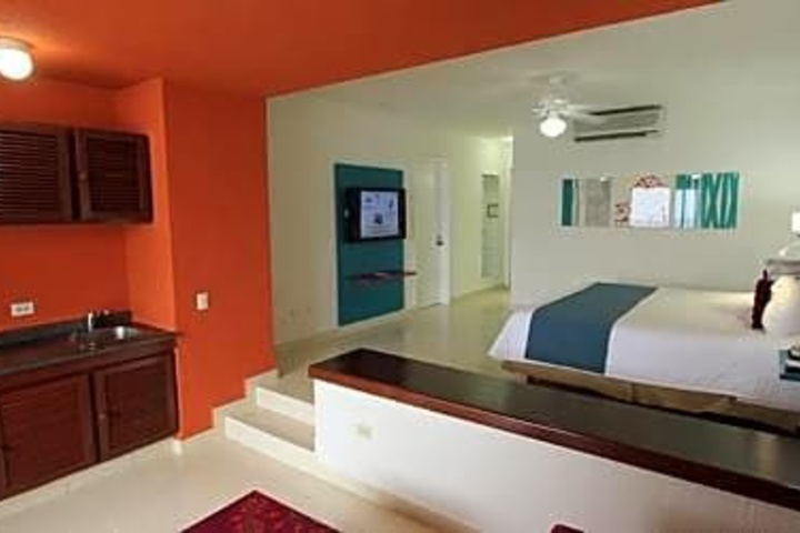 Room 2 of 8