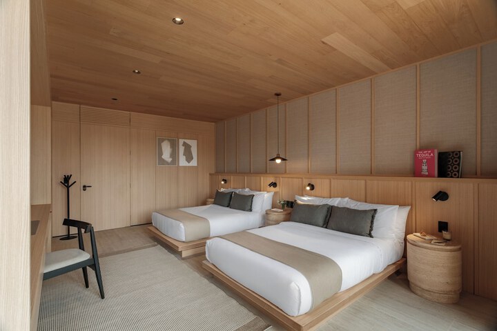 Room 15 of 62