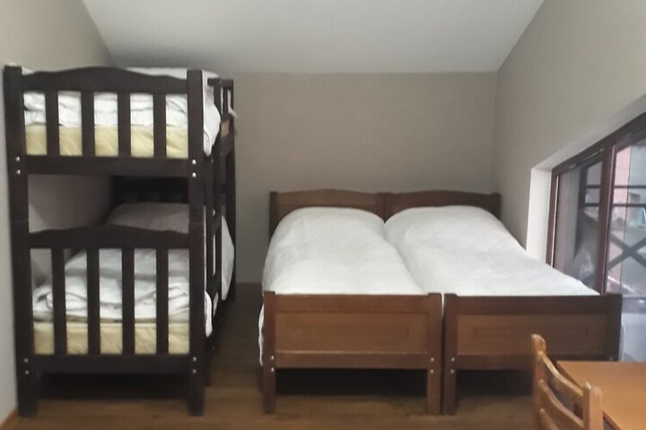 Room 6 of 89