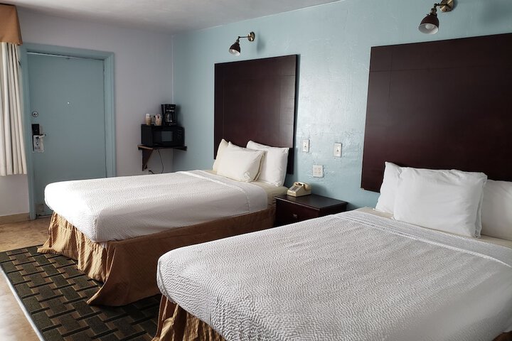 2 Double Beds (2 of 5)