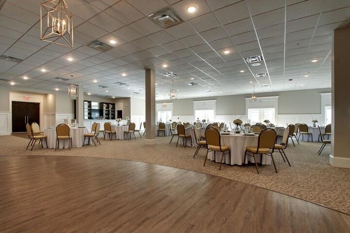 Ballroom/Hall 40 of 55