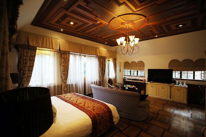 Room 57 of 111