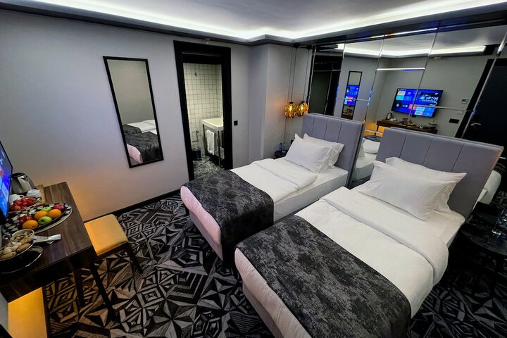 Room 9 of 47