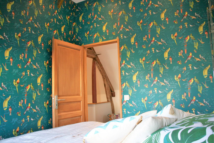 Room 5 of 10