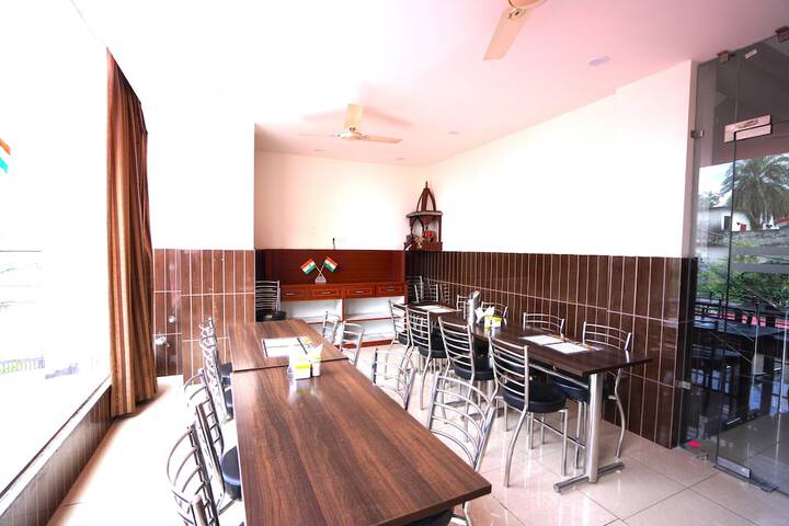 Dining 14 of 16