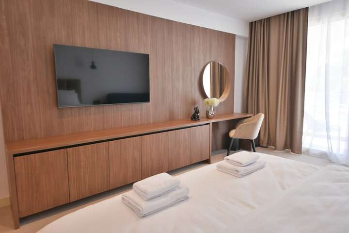 Room 6 of 35