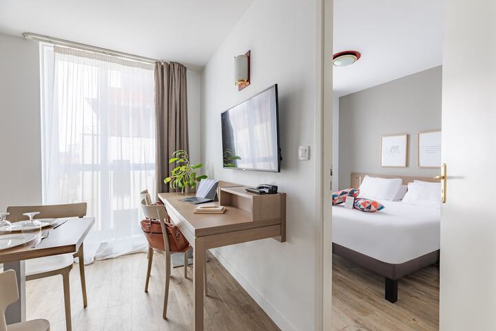 Room 9 of 25