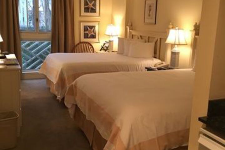 Room 44 of 119