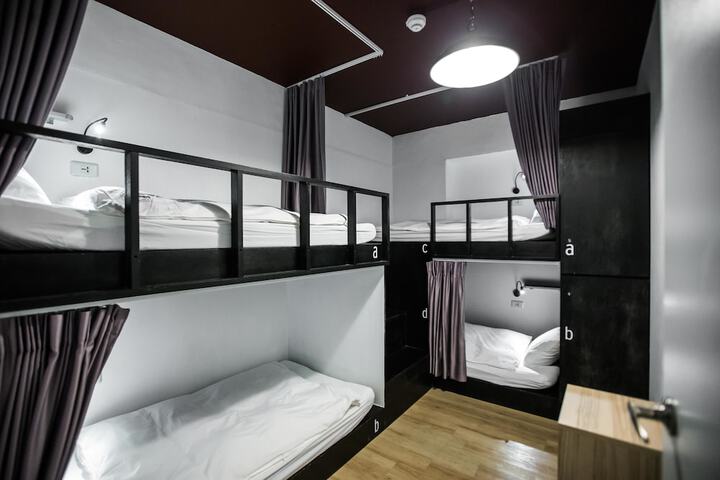 Room 12 of 127