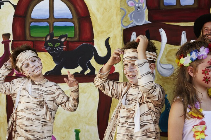 Childrens Activities 62 of 102