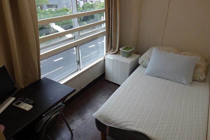 Room 14 of 49