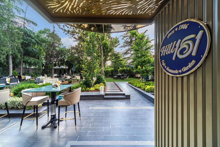 Hotel Exterior 90 of 97