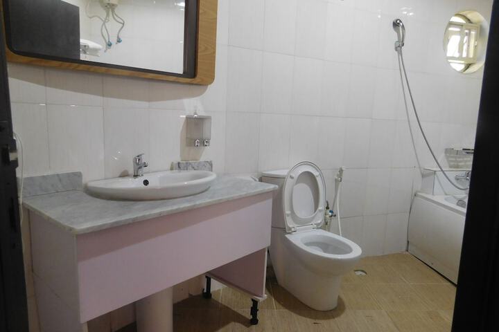 Room 12 of 35