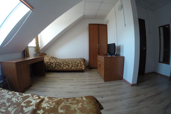 Room 16 of 37