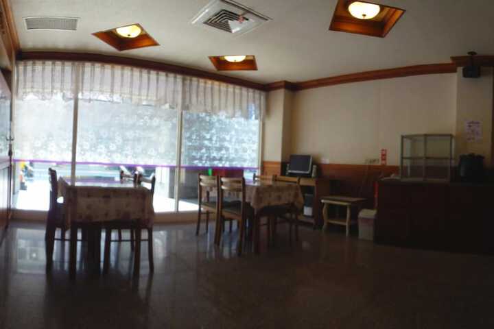 Dining Photos