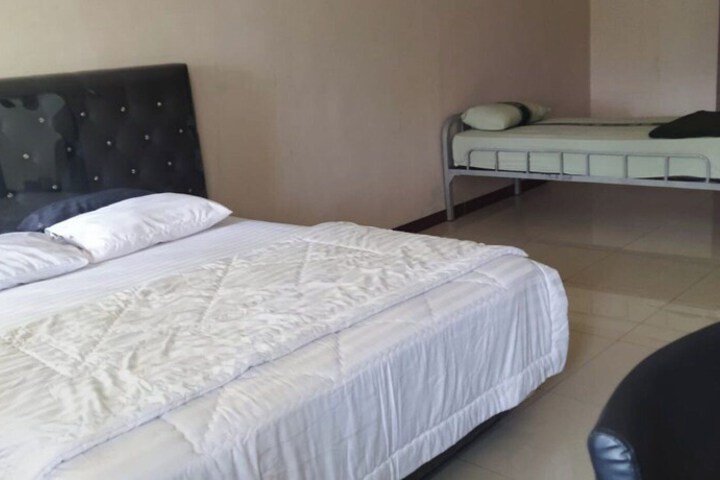 Room 2 of 14
