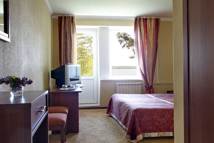 Room 4 of 90