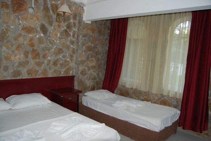 Room 8 of 66