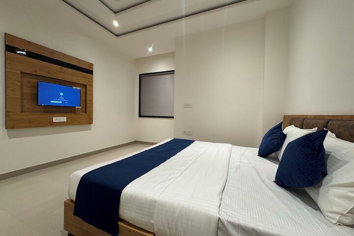 Room 8 of 35